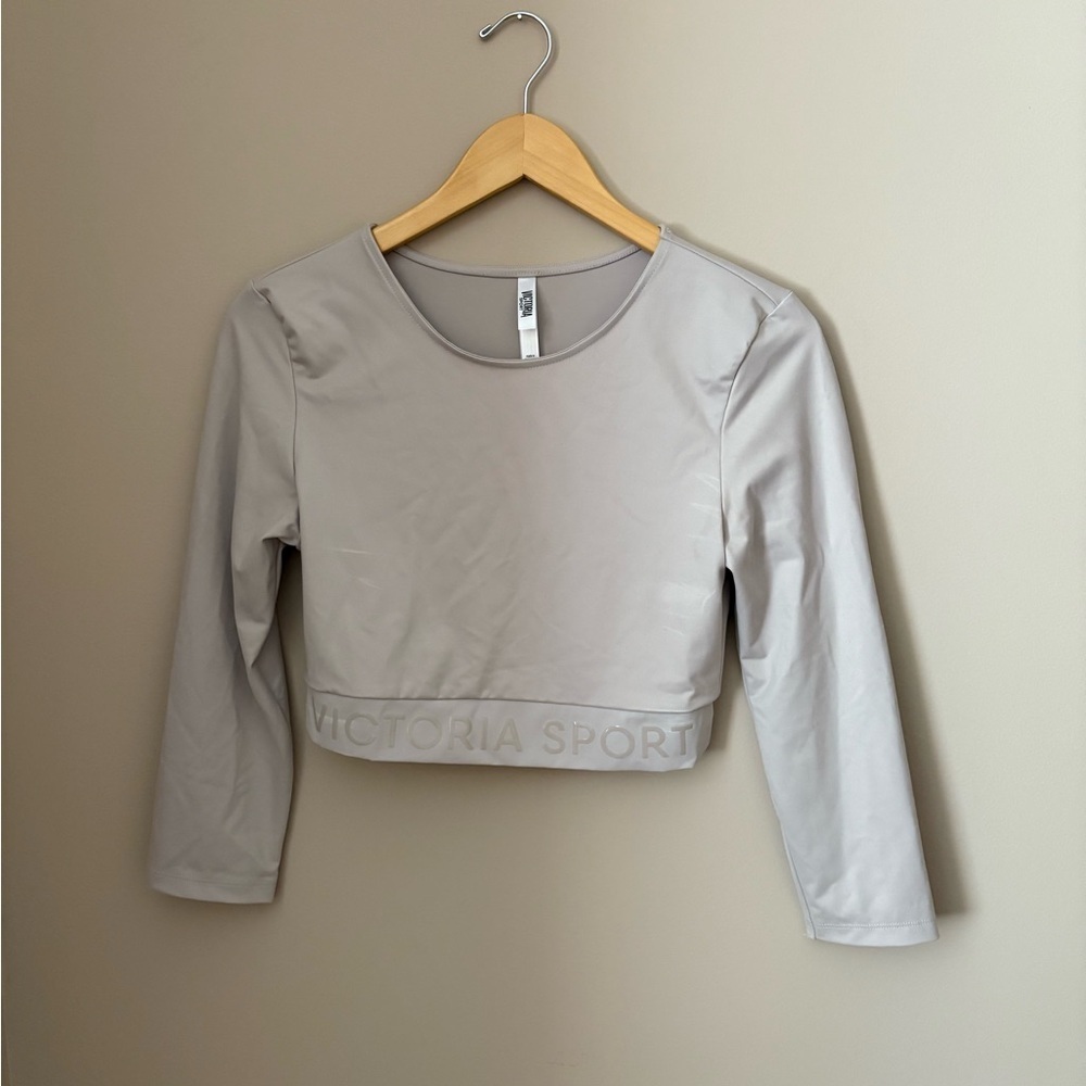 Victoria's Secret Light Gray Long Sleeve workout crop top Size S